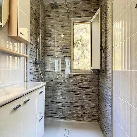 Square Victoria * Mentone